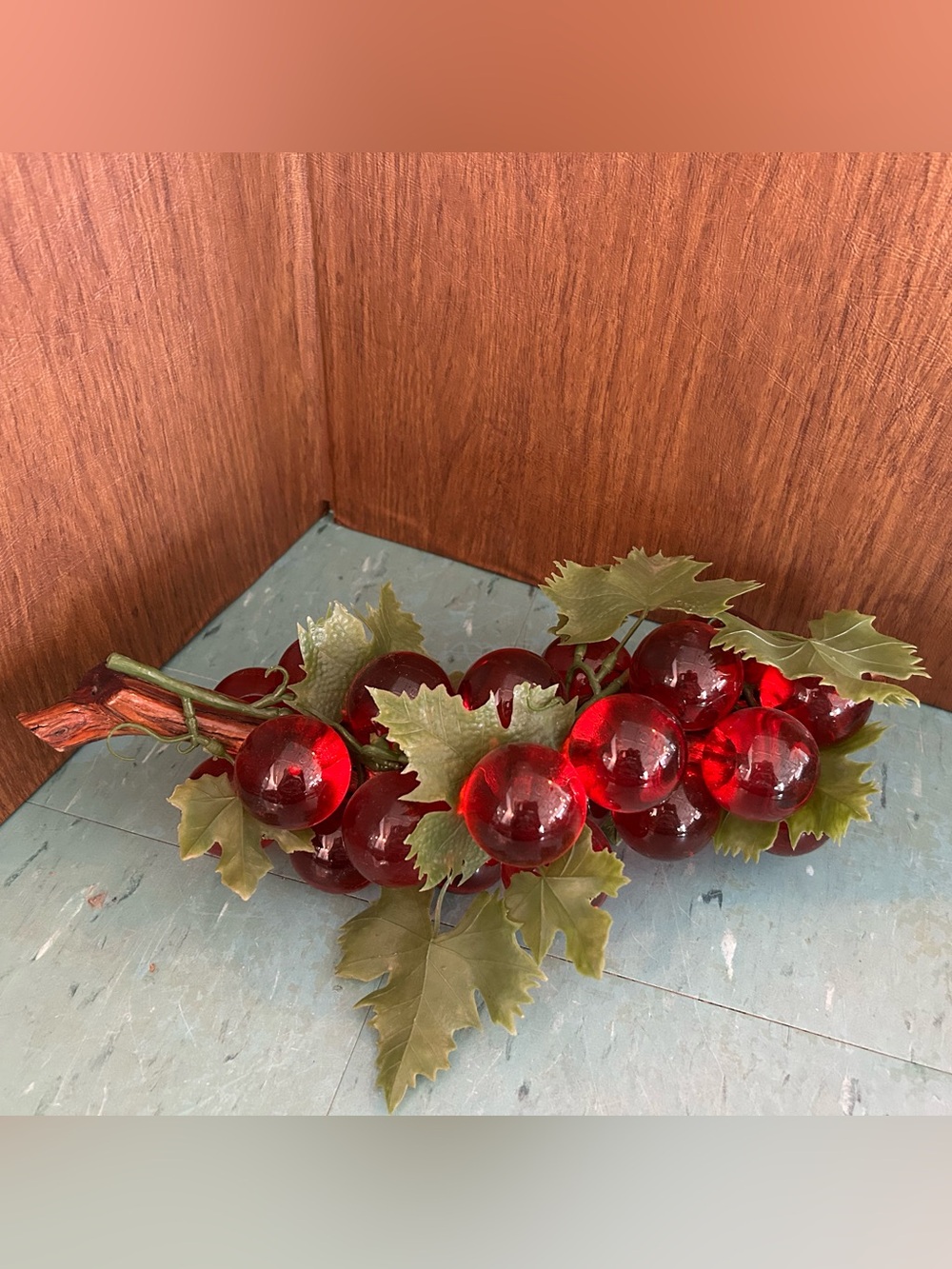 Vintage lucite grapes resin wine red mcm decor kitschy 1970’s